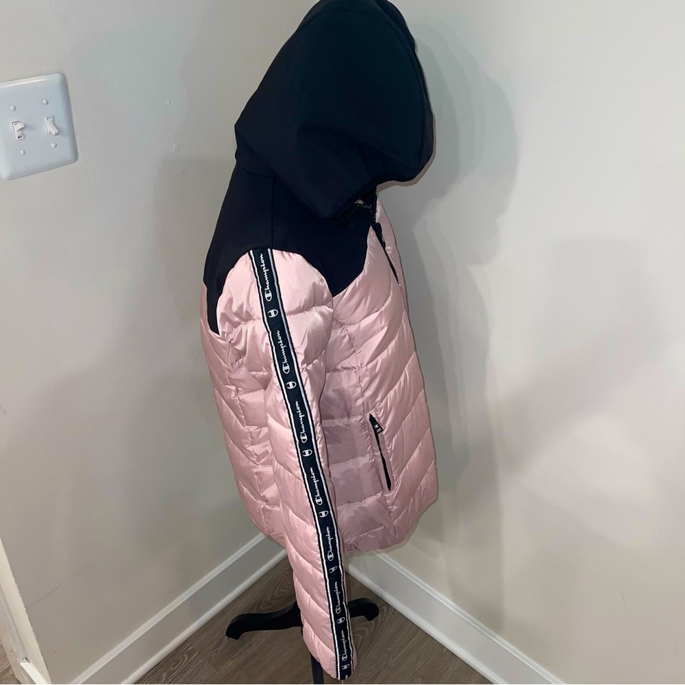 ❌SOLD❌WOMENS CHAMPION PUFFER JACKET - Picture 7 of 11